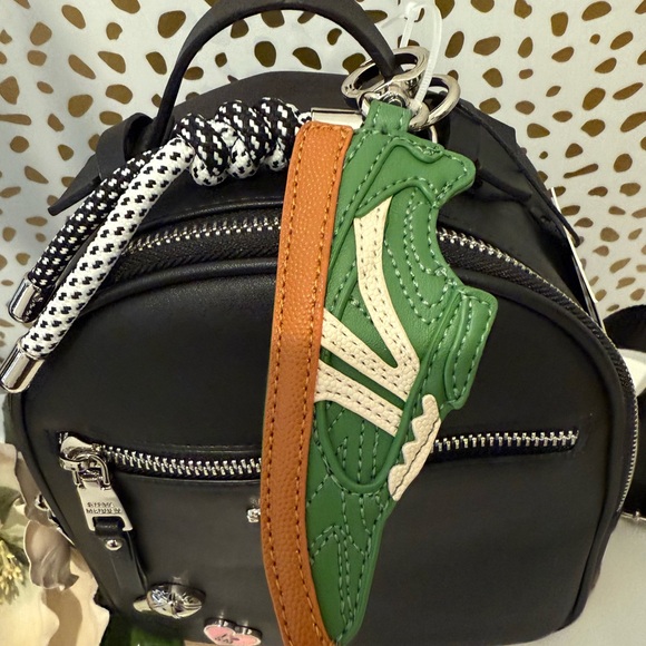 Steve Madden Black Backpack with 2 Cute Keychains & 2 Pins NWT - Picture 5 of 9